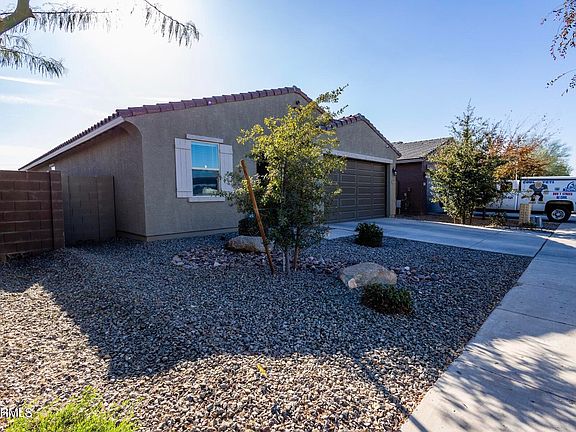 3rd image of 6753 W SOUTHGATE Avenue