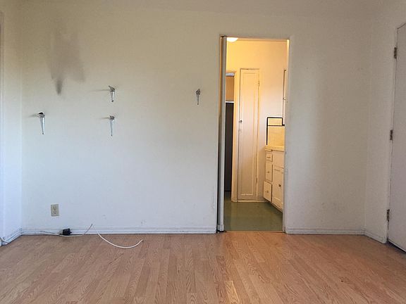 5th image of 2003 Preston Ave