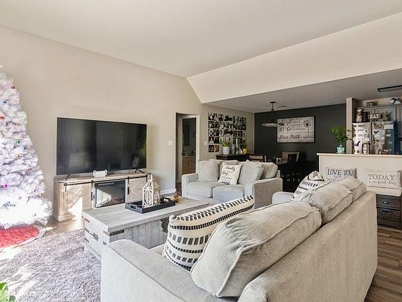 3rd image of 2700 Georgetowne Dr Unit D-2