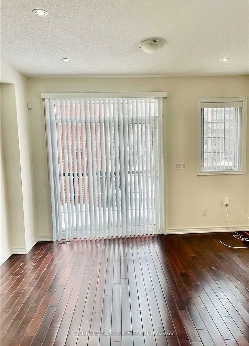 4 bed, $3,000 — Photo 2