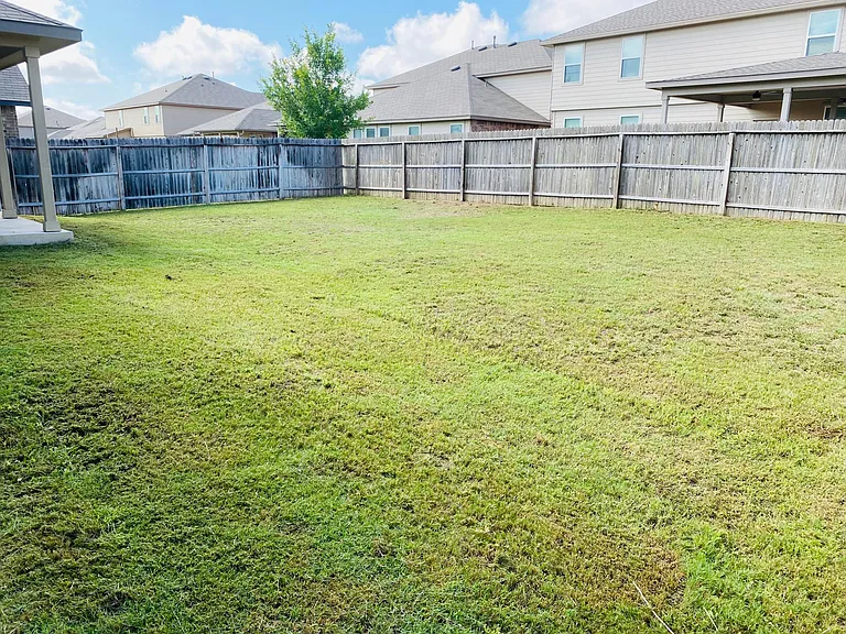 13546 Meredith Cv — Photo 24