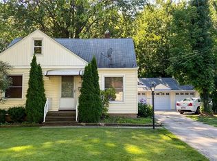 2202 Canterbury Rd, Westlake, OH 44145