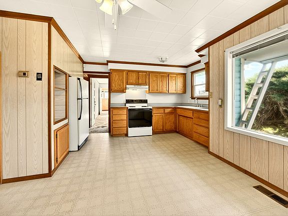 5th image of 3363 Lone Pine Rd