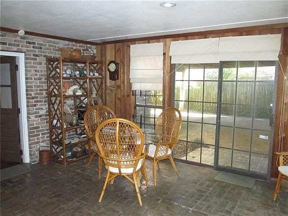 4th image of 2555 Hudson Pl