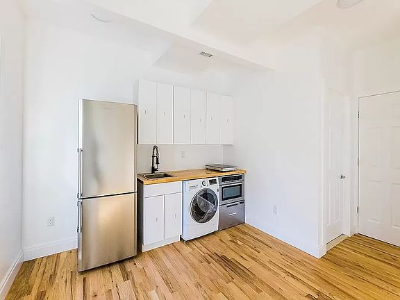 3rd image of 512 W 171st St APT 3C