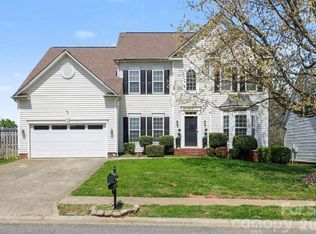 4132 Meadowview Hills Dr, Charlotte, NC 28269