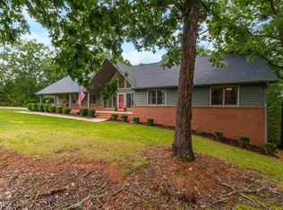 992 Rainbow Cir, Cleveland, GA 30528