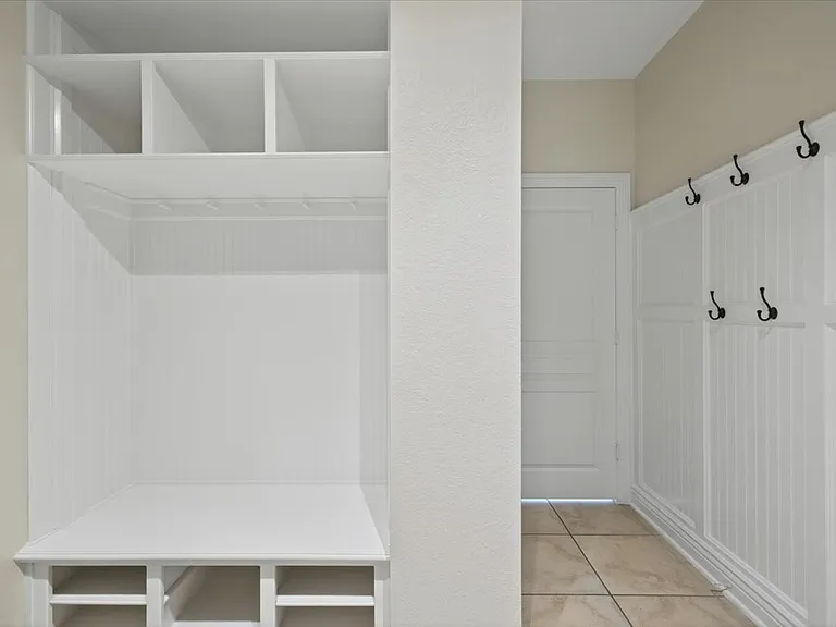 14668 Blakehill Dr — Photo 56