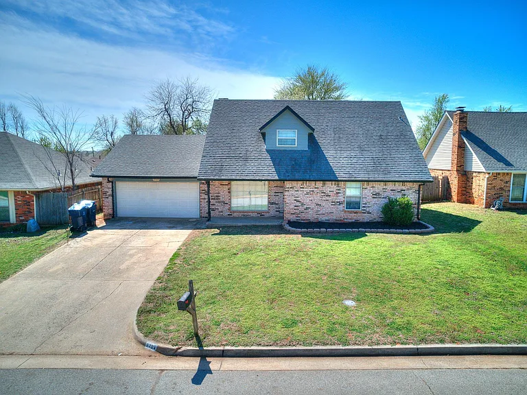 8704 NW 86th Pl — Photo 8