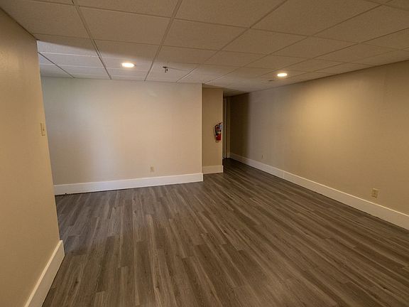 5th image of 821 E Walnut St #221