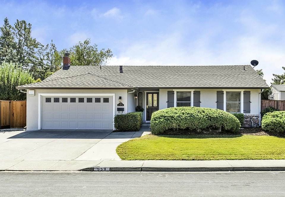 1st image of 559 Vine Hill Way
