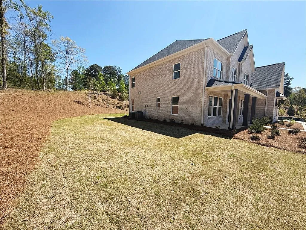 5 bed, 5.5 bath, 3966 sqft, $5,600 — Photo 4