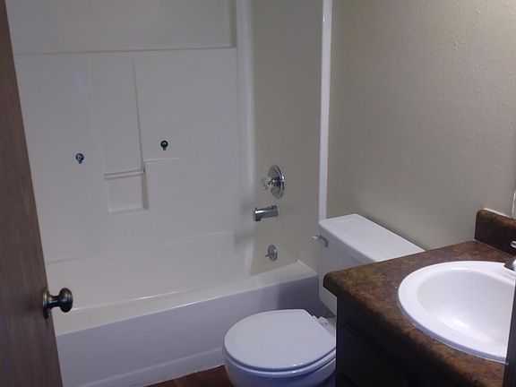 Upstairs hallway bath