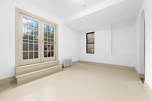 Rented by Douglas Elliman | media 20