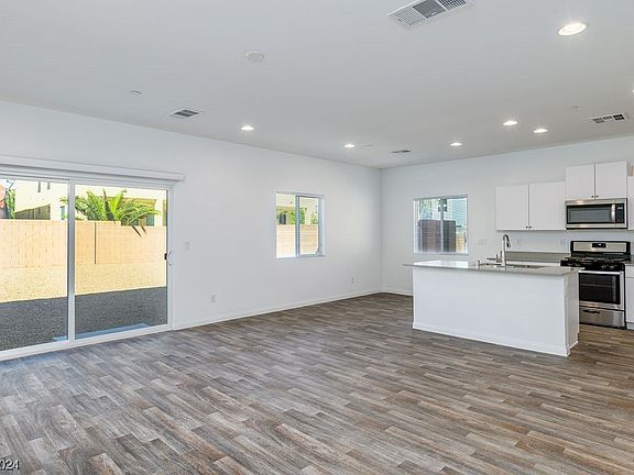2nd image of 149 Macadamia Nut Ave