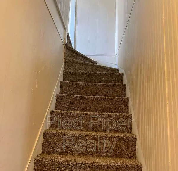 320 W Clark St — Photo 13