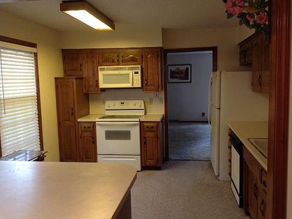 4th image of 513 SE Richardson Pl