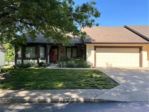 18821 Lakeside Dr, Belton, MO 64012