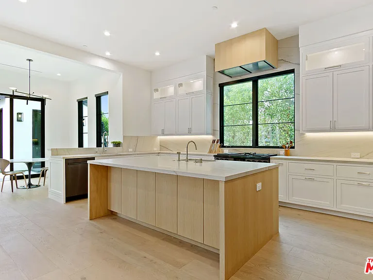 5041 Noeline Ave — Photo 49