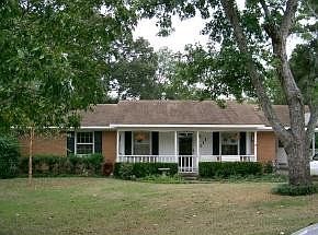 1st image of 211 Belair Court