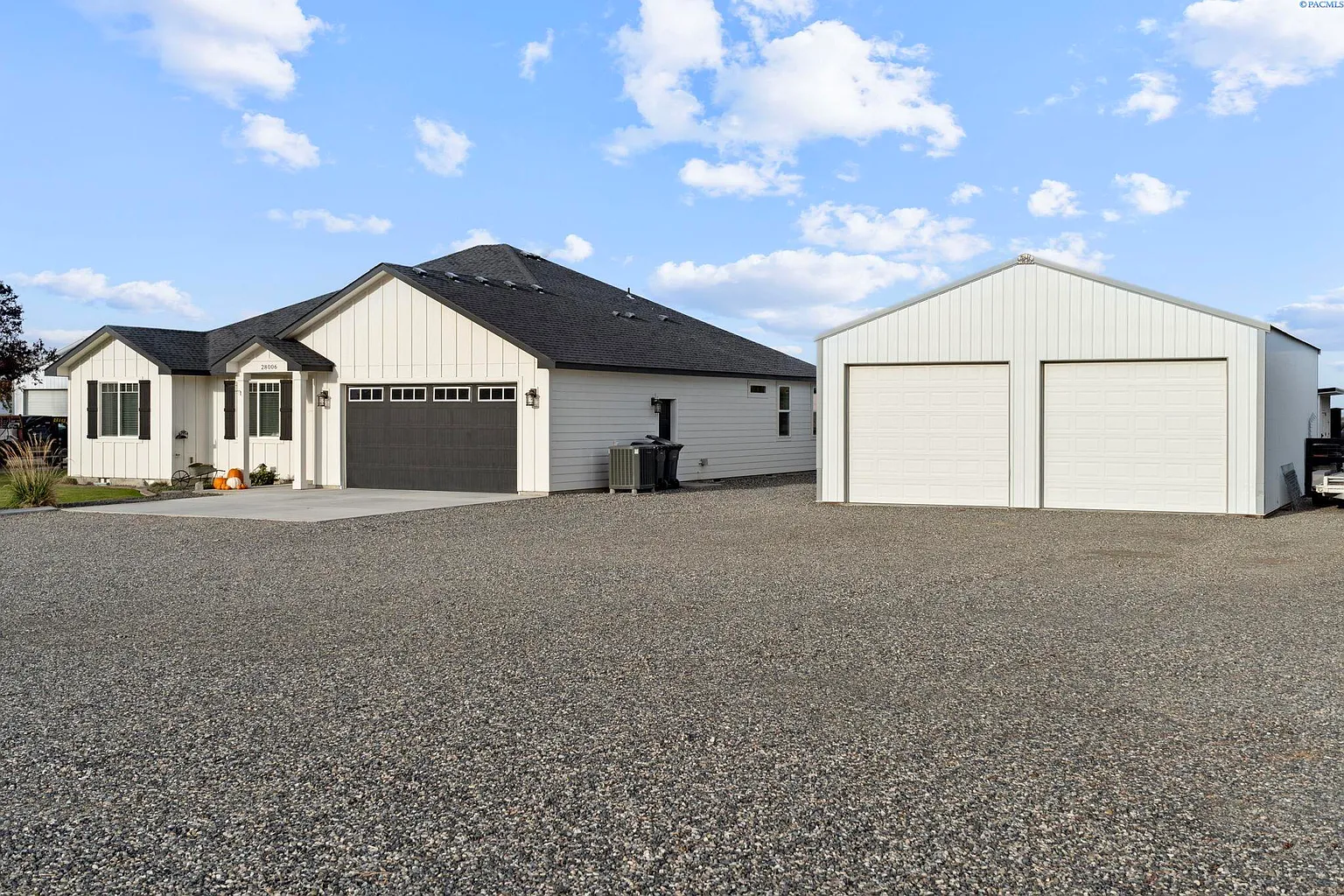 28006 E Ruppert Rd photo 1