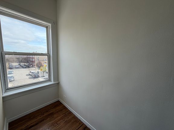 5th image of 2712 N Milwaukee Ave #307FG