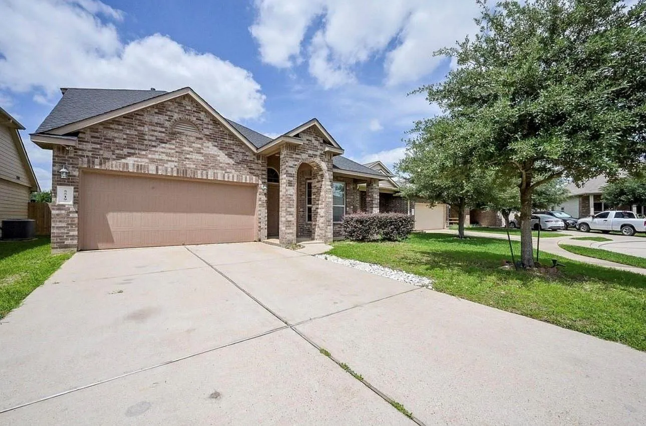 4 bed, 3.0 bath, 2187 sqft, $2,795 — Photo 1