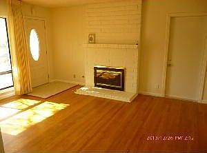 4th image of 2037 Bowling Green Dr