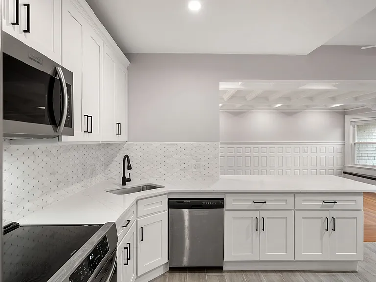 This apartment is under renovation. These pictures show the adjacent apartment, recently completed. Quality and finishes will be consistent.