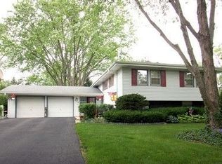 2S230 Lawler Ln, Lombard, IL 60148