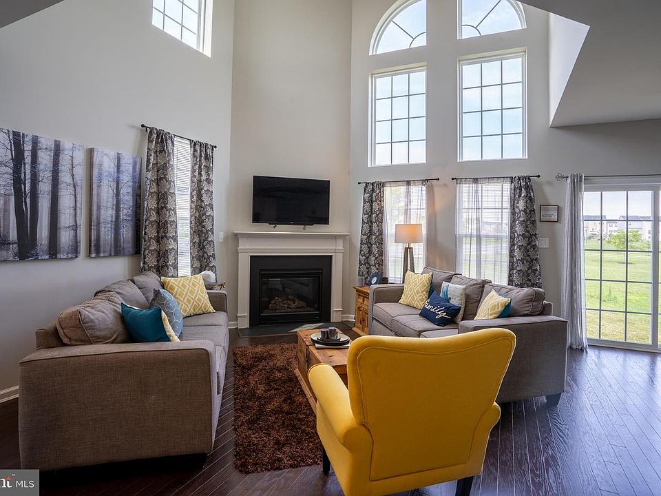 1st image of 601 Irish Ct