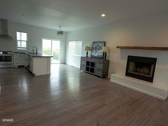 5th image of 1978 Ridgeway Dr