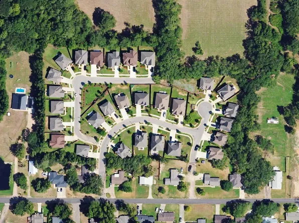 Lewis St, Florence, MS 39073