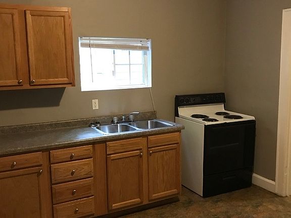 4th image of 2822 N Park Ave