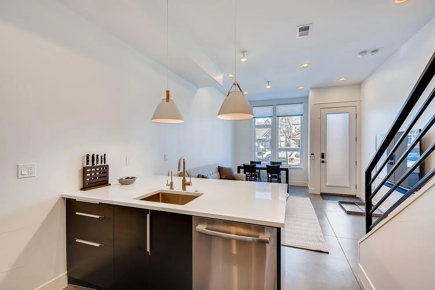 3 bed, 1475 sqft, $2,950 — Photo 3