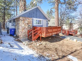 860 Pine Ln, Sugarloaf, CA 92386