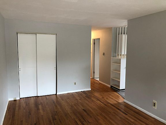 2nd image of 3118 Sherman Dr