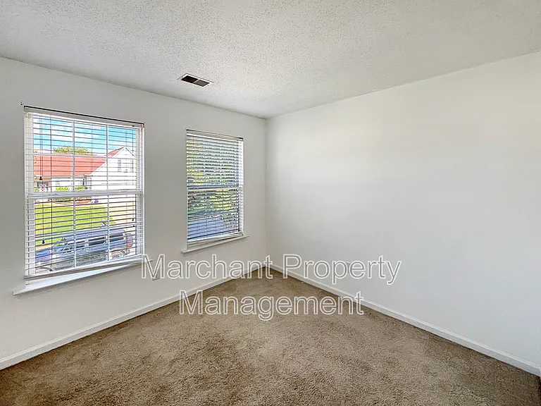 1 Appleton Ln — Photo 11