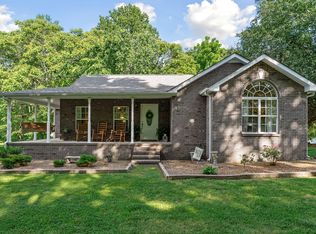 135 Possum Hollow Rd, Dowelltown, TN 37059