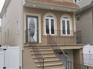 98 Burke Ave, Staten Island, NY 10314