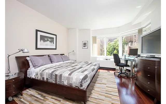 Rented by Douglas Elliman | media 8