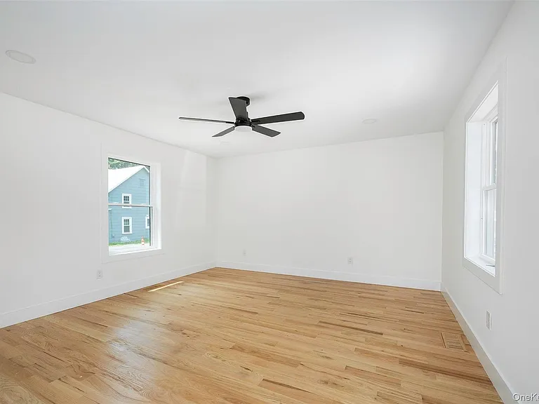 7441 S Broadway — Photo 15