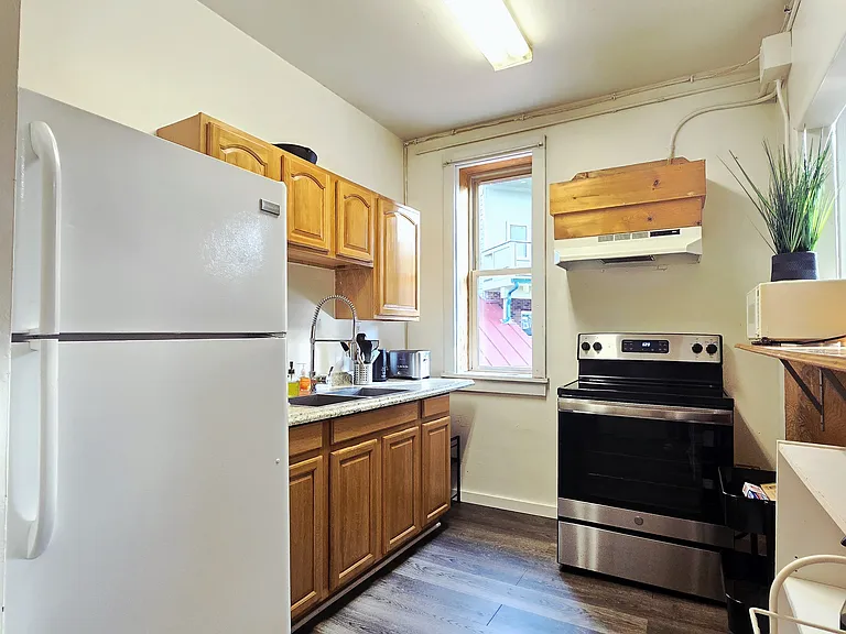 54-58 Main St #6 — Photo 3