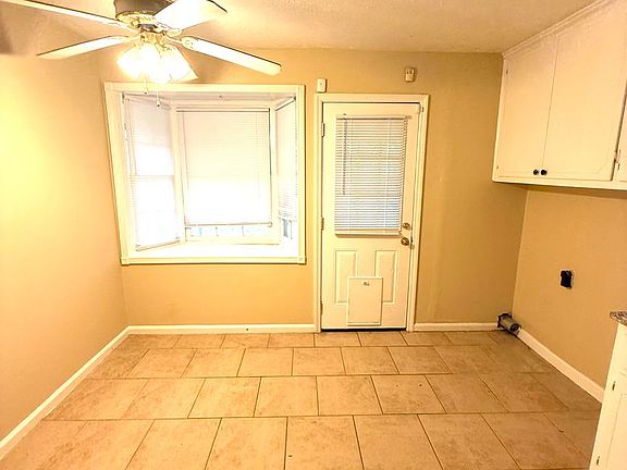 4th image of 2108 E Aberdeen Dr