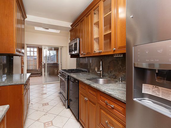 5th image of 2319 23rd St