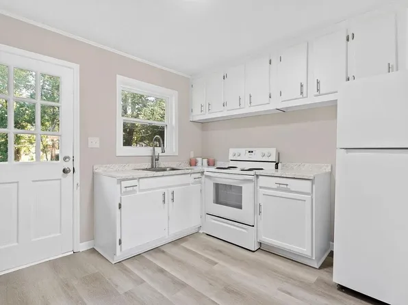 4926 Galveston Dr, Fayetteville, NC 28303