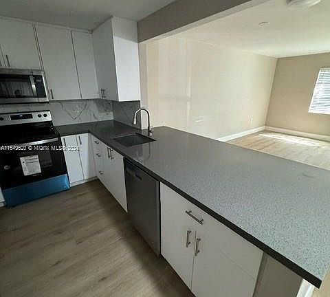 4th image of 4314 NW 9th Ave APT 3-1E