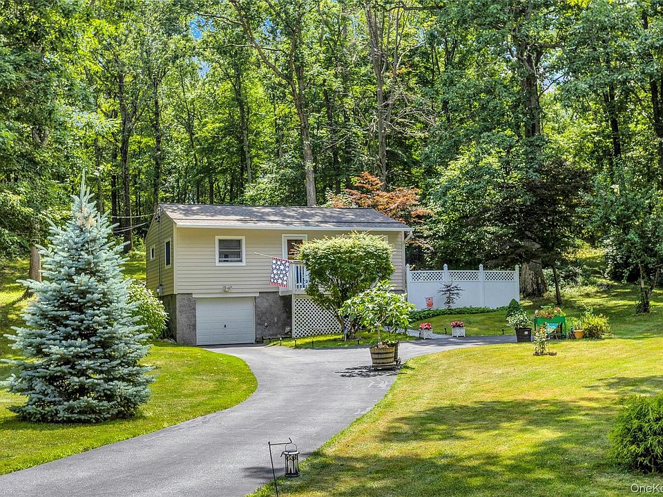 1st image of 577 Wood Road