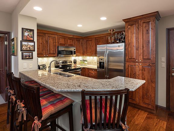 3rd image of 600 Sawatch Dr #105
