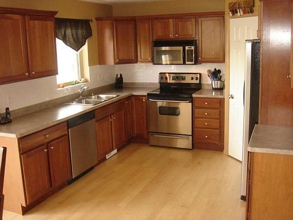 5th image of 155 Buckingham Pl